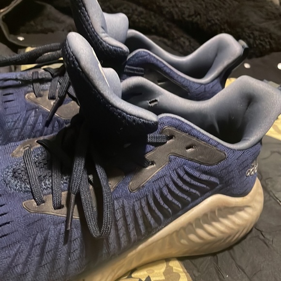 Adidas shoes - Picture 3 of 5